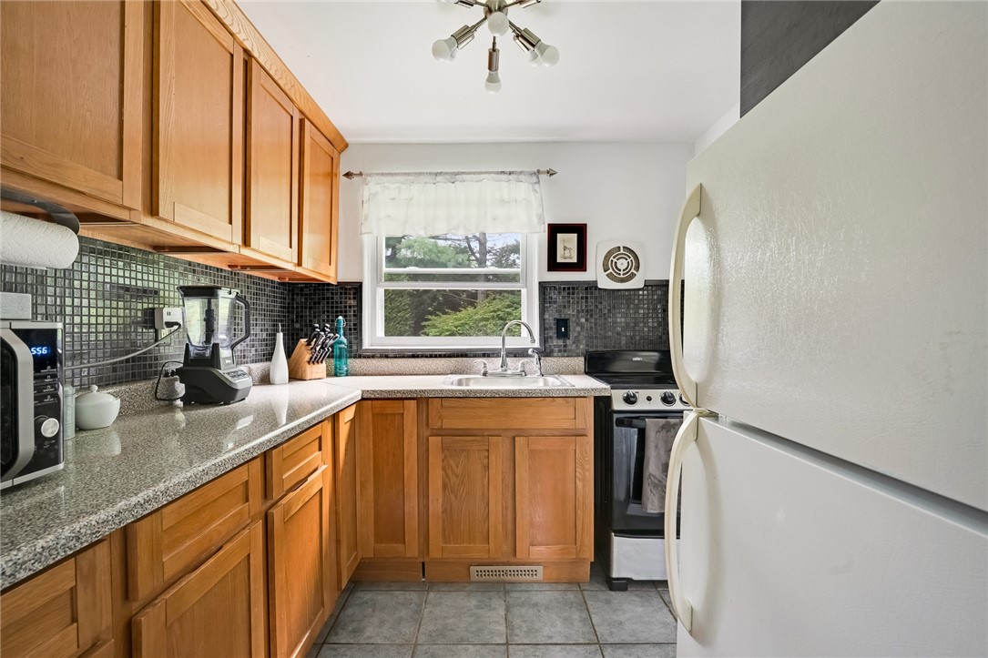 372 New Meadow Road Barrington, RI 02806 - Photo 38 of 41 Kitchen Guest House