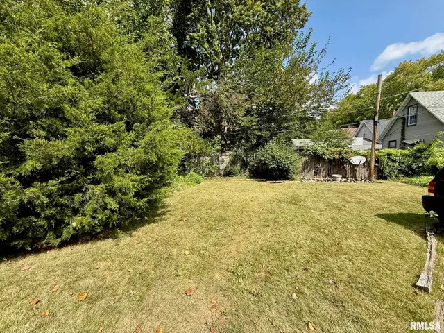 $179,900 | 1211 West Lawrence Avenue, Springfield, IL 62704