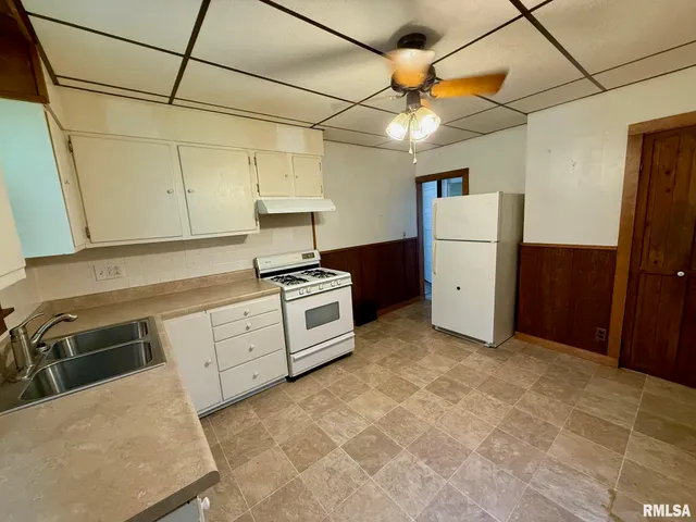 $179,900 | 1211 West Lawrence Avenue, Springfield, IL 62704