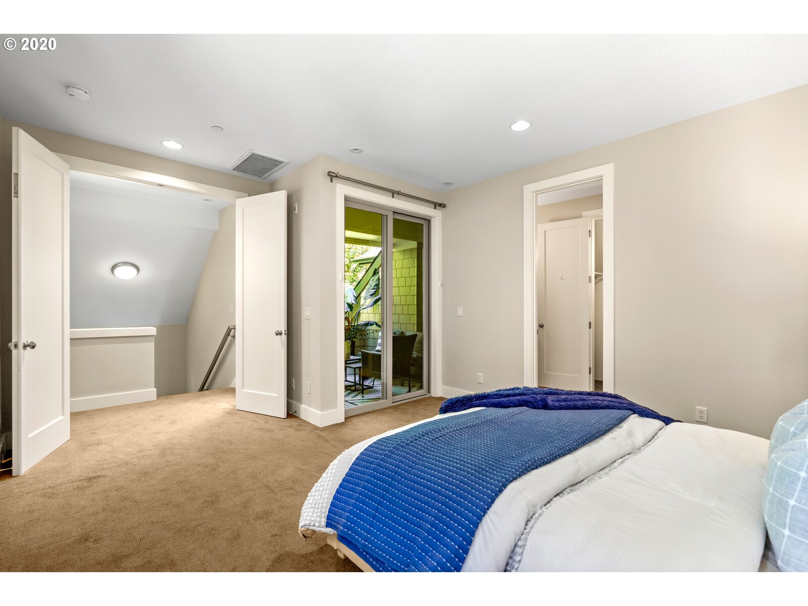 2414 Southwest Cedar Street Portland, OR 97205 - Photo 12 of 32 Gallery Image 12