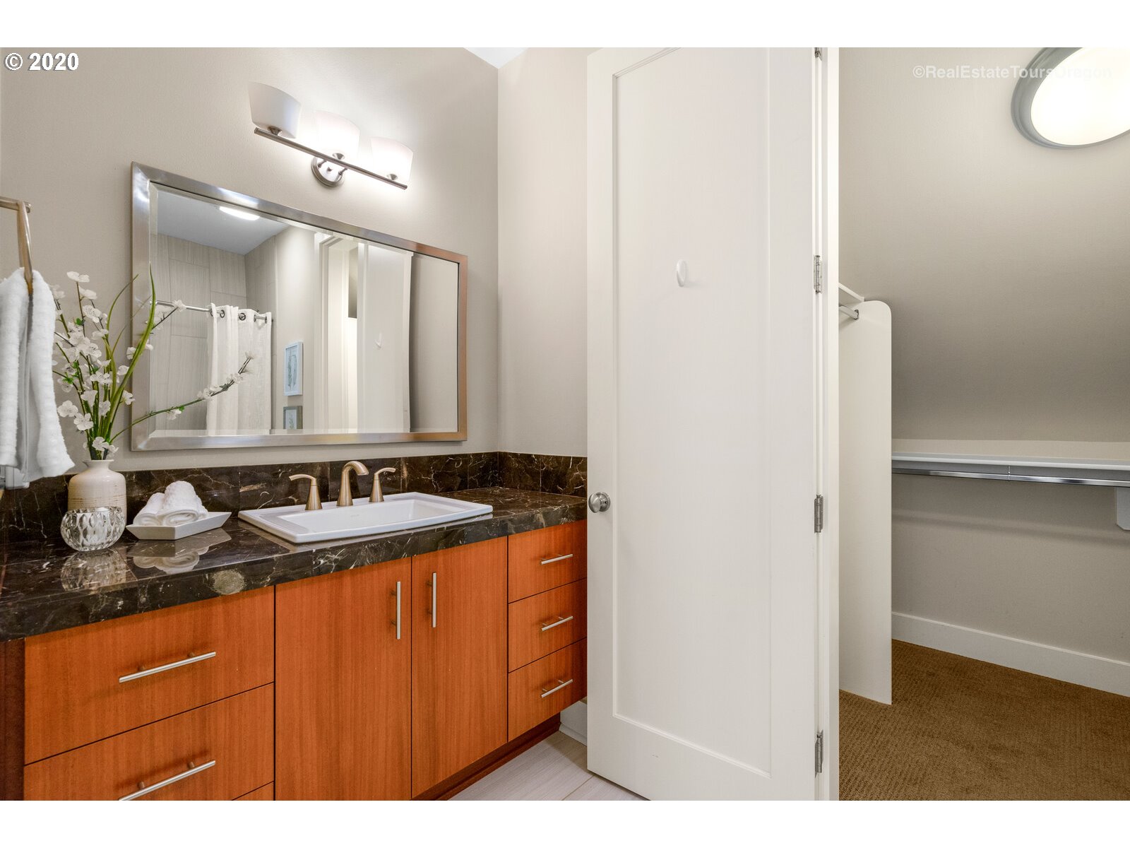 2414 Southwest Cedar Street Portland, OR 97205 - Photo 13 of 32 Gallery Image 13