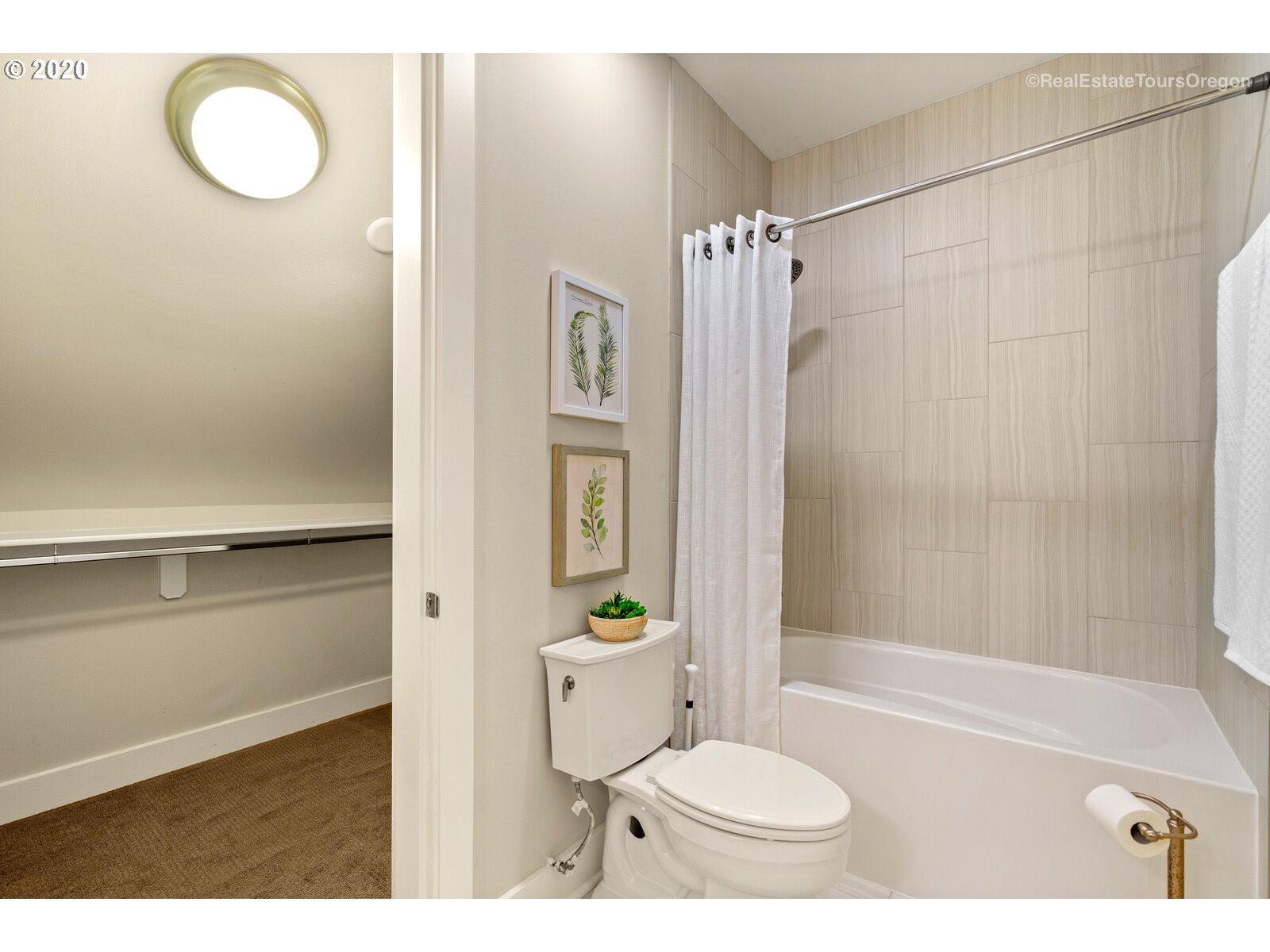 2414 Southwest Cedar Street Portland, OR 97205 - Photo 14 of 32 Gallery Image 14