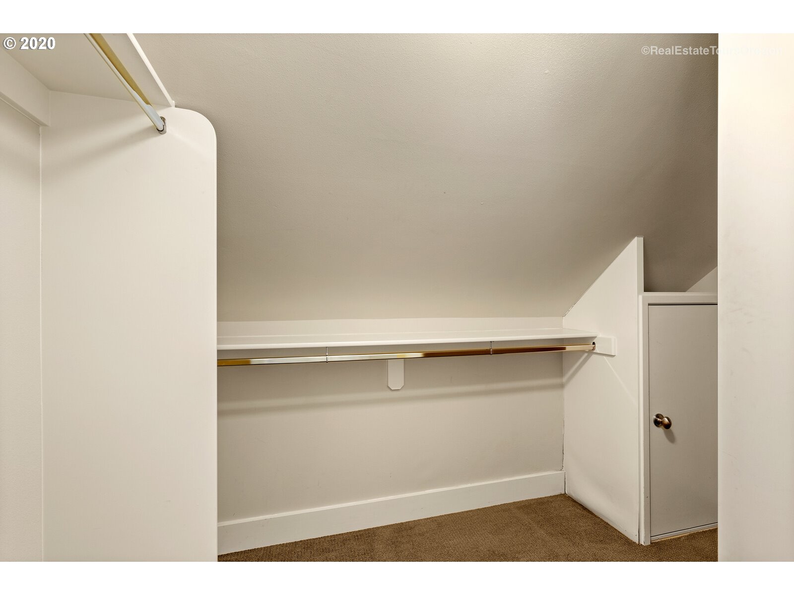 2414 Southwest Cedar Street Portland, OR 97205 - Photo 15 of 32 Gallery Image 15