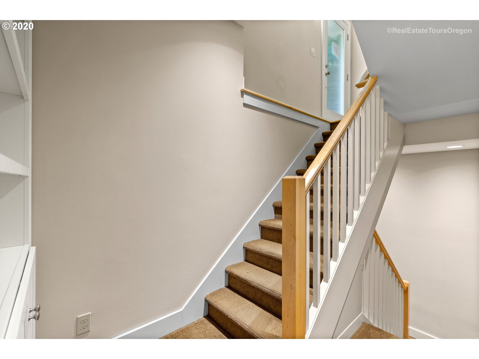 2414 Southwest Cedar Street Portland, OR 97205 - Photo 16 of 32 Gallery Image 16