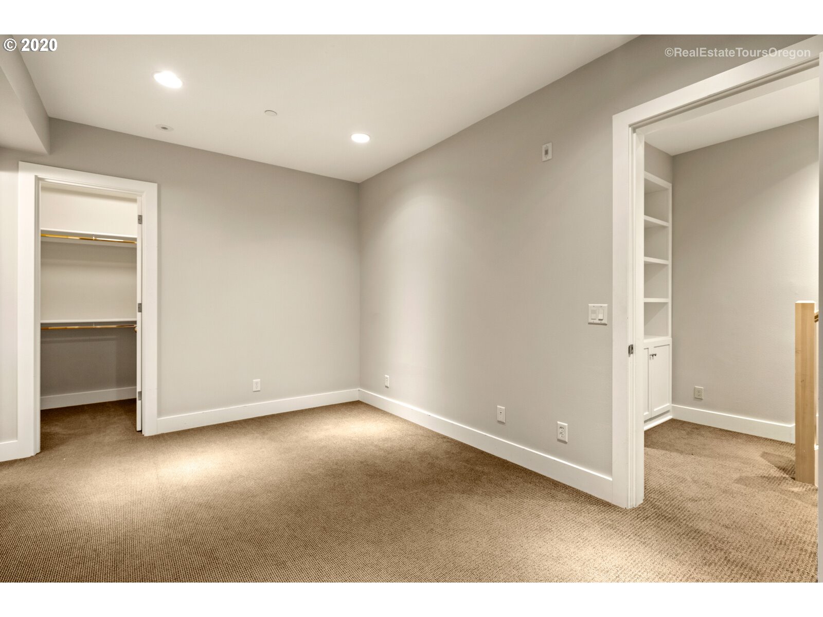 2414 Southwest Cedar Street Portland, OR 97205 - Photo 17 of 32 Gallery Image 17
