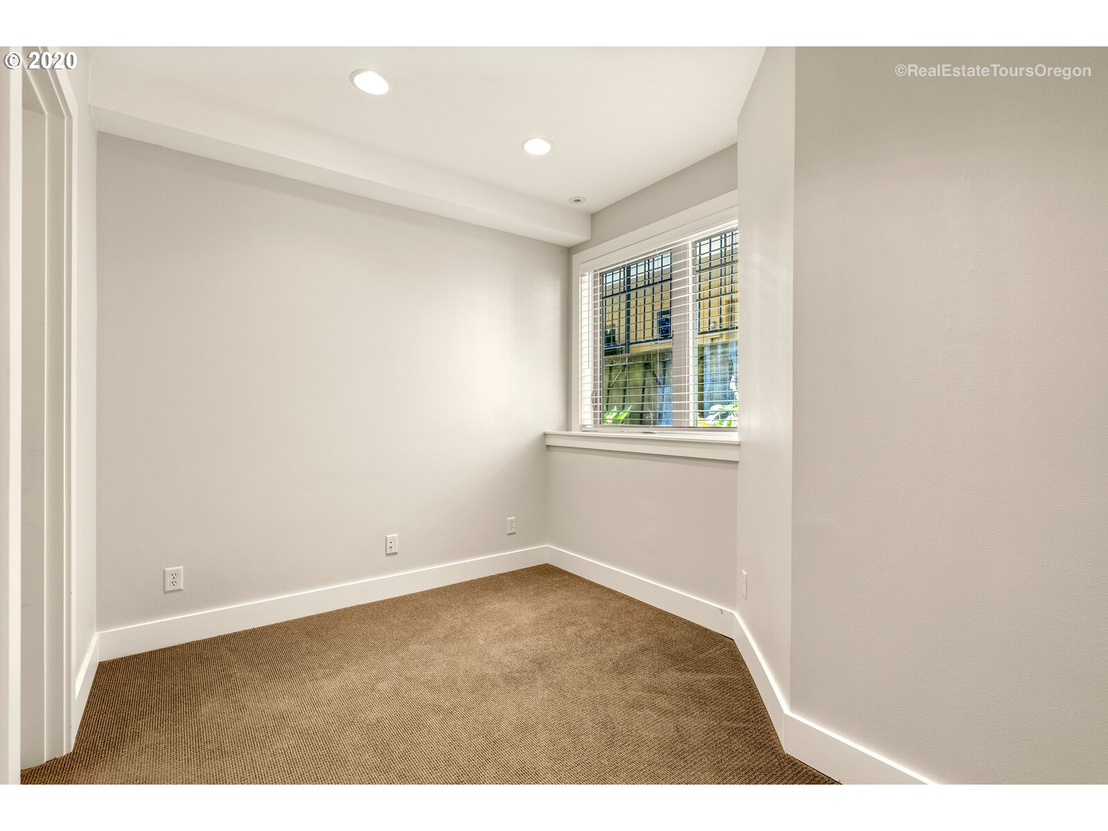 2414 Southwest Cedar Street Portland, OR 97205 - Photo 22 of 32 Gallery Image 22