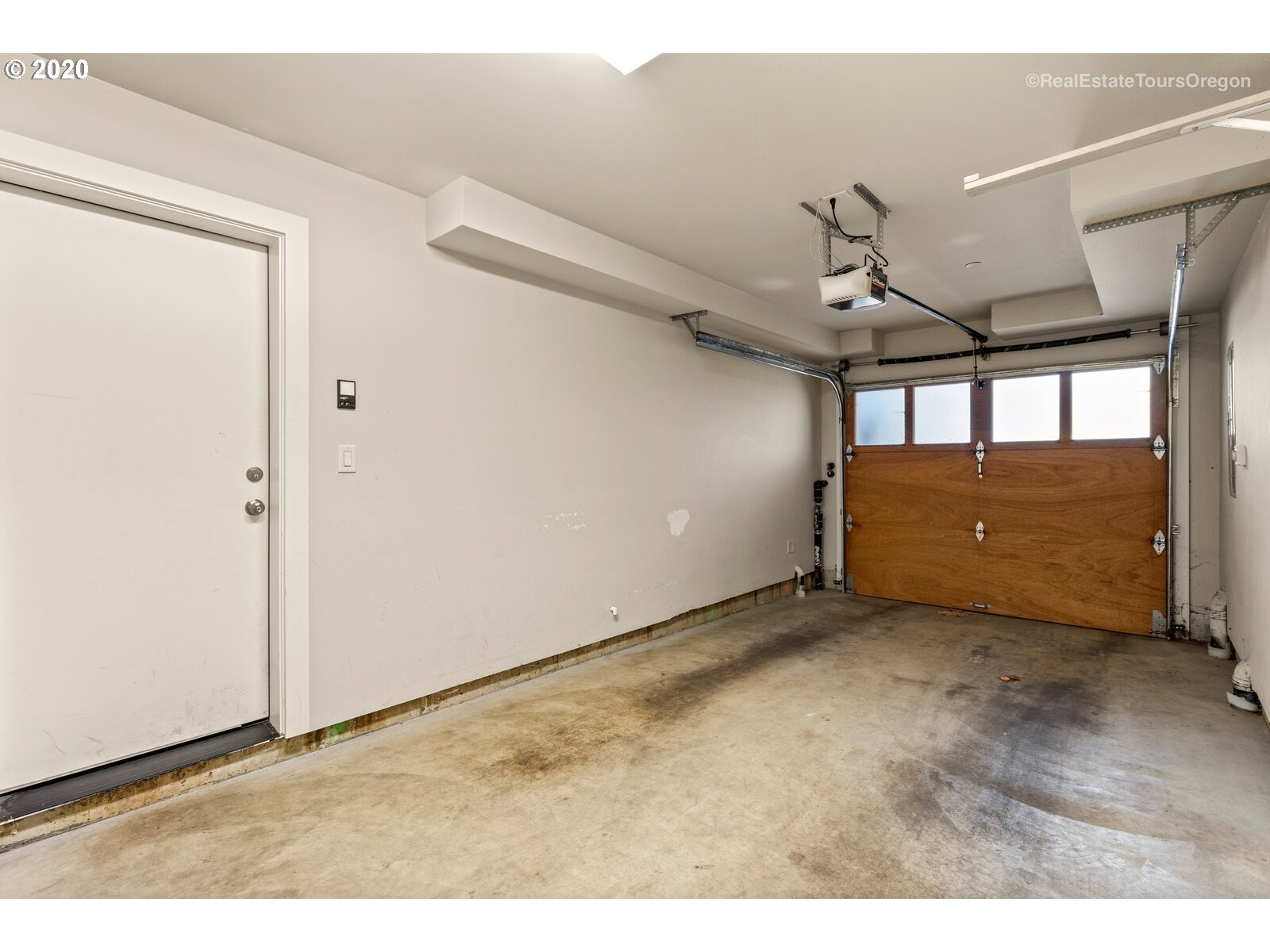 2414 Southwest Cedar Street Portland, OR 97205 - Photo 27 of 32 Gallery Image 27