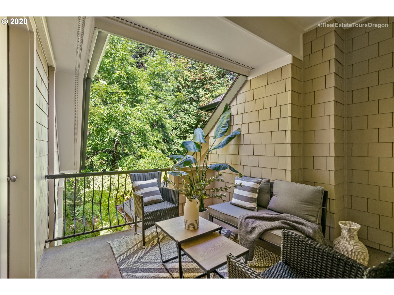 2414 Southwest Cedar Street Portland, OR 97205 - Photo 28 of 32 Gallery Image 28