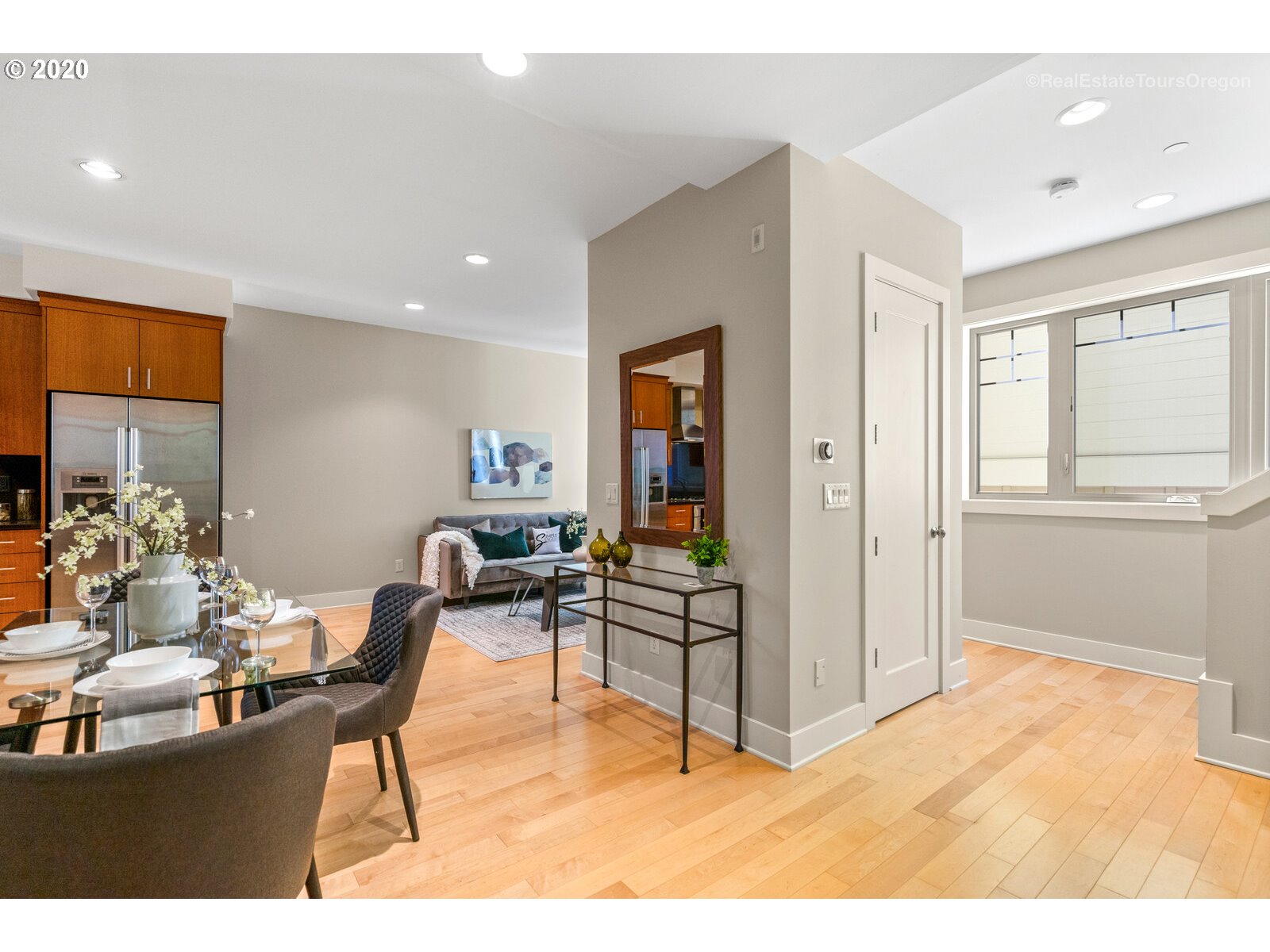 2414 Southwest Cedar Street Portland, OR 97205 - Photo 10 of 32 Gallery Image 10