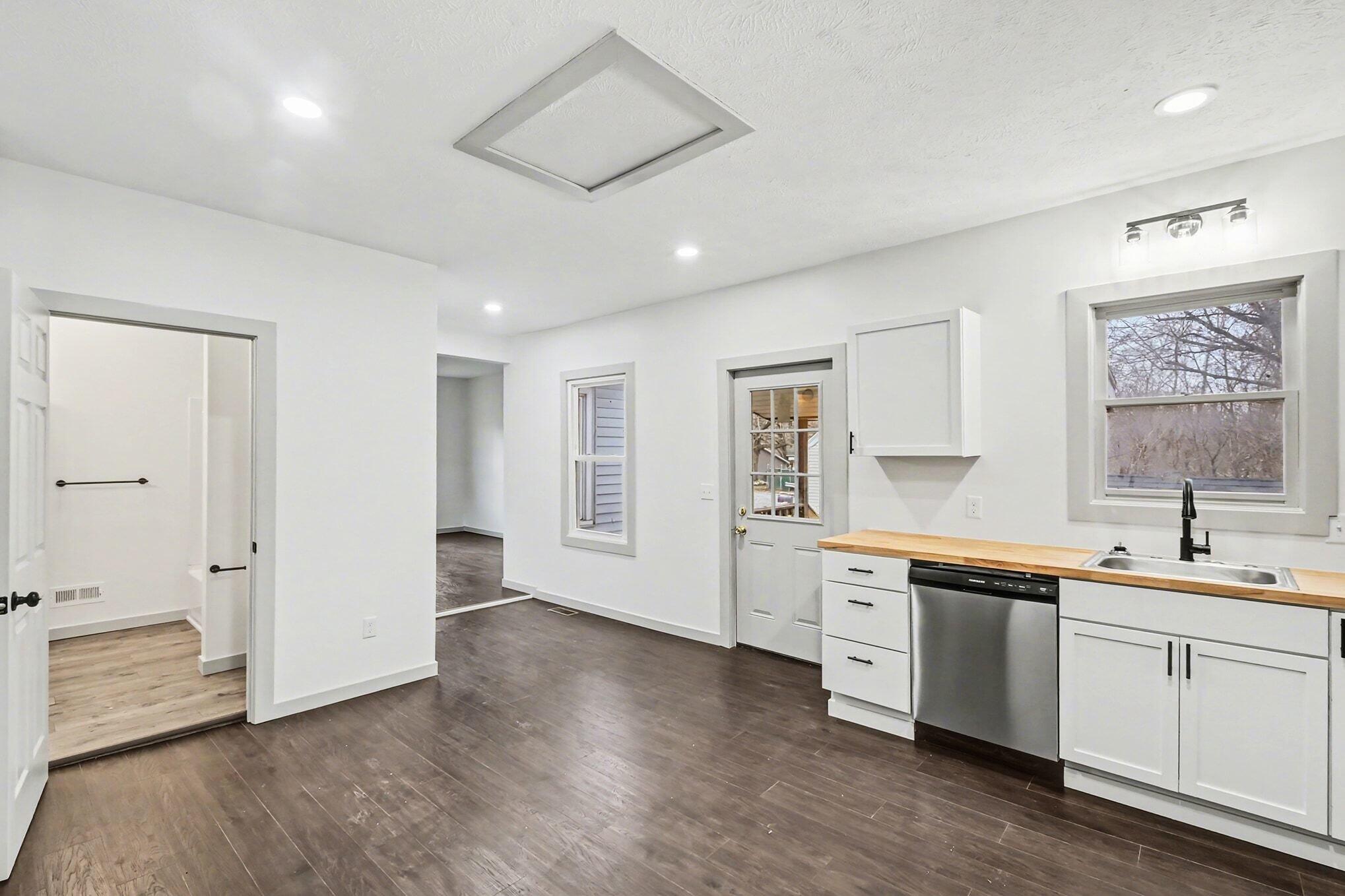 126 Riverside Drive Portland, MI 48875 - Photo 11 of 23 008_file_5092