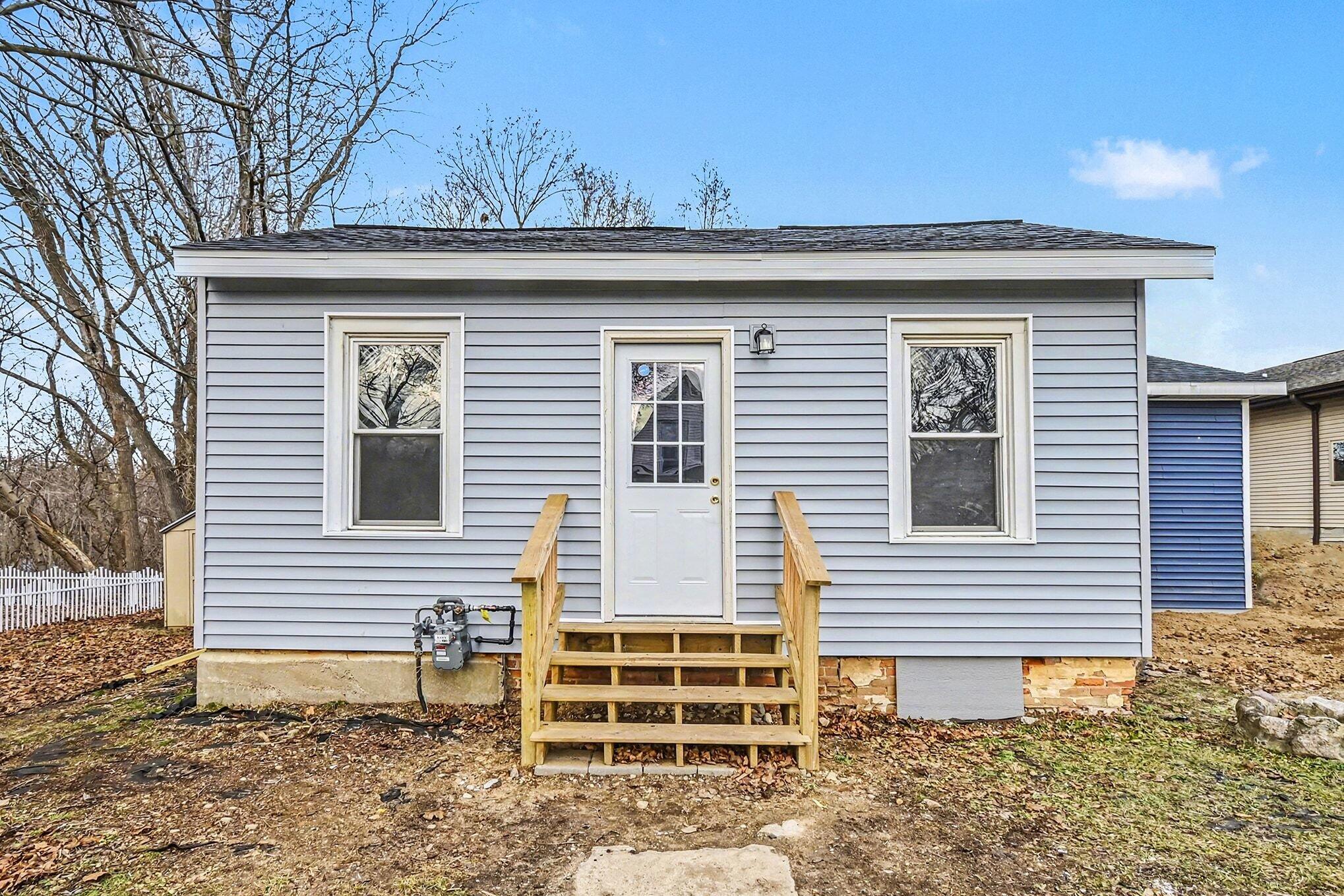 126 Riverside Drive Portland, MI 48875 - Photo 3 of 23 004_file_4446