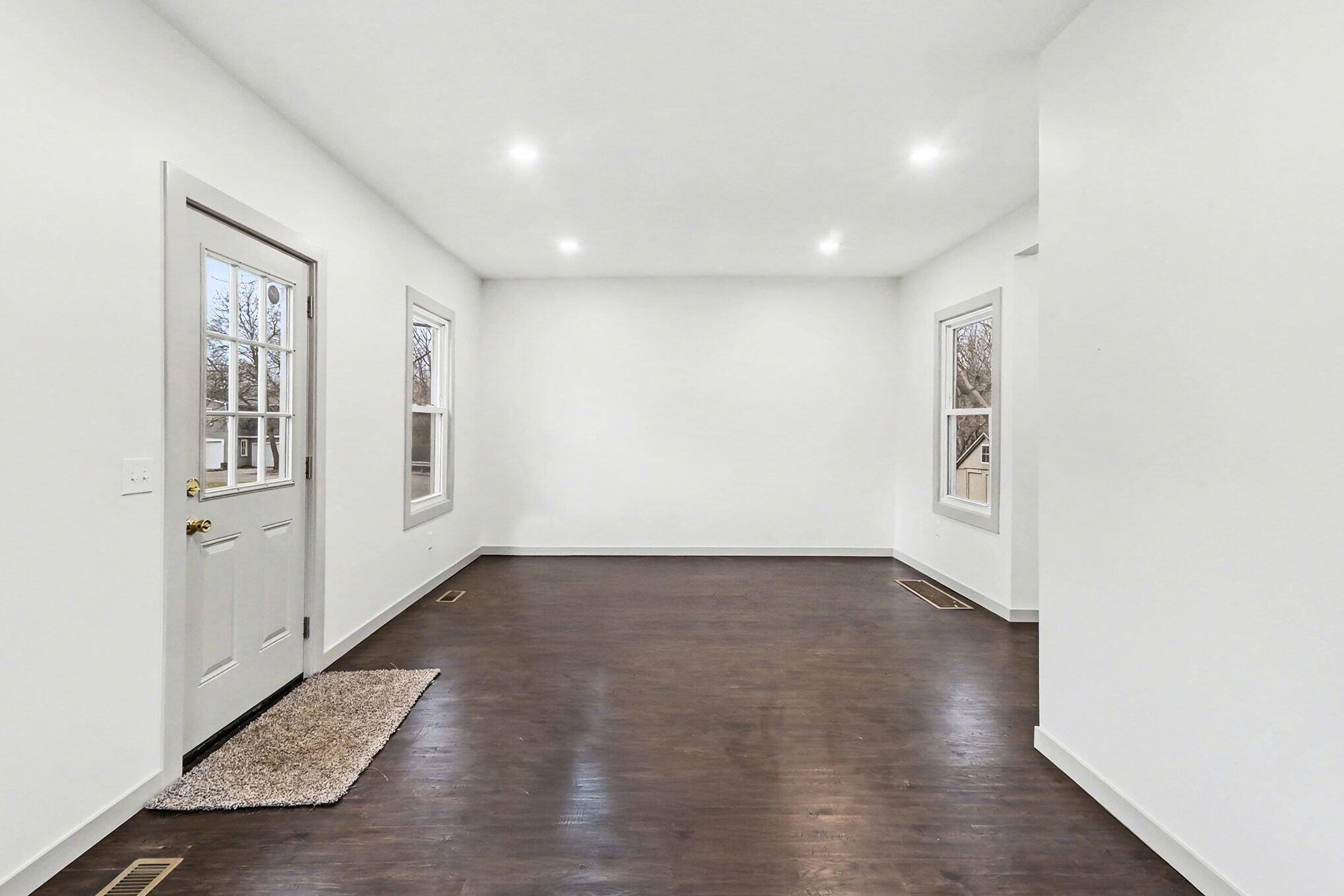 126 Riverside Drive Portland, MI 48875 - Photo 6 of 23 005_file_2184