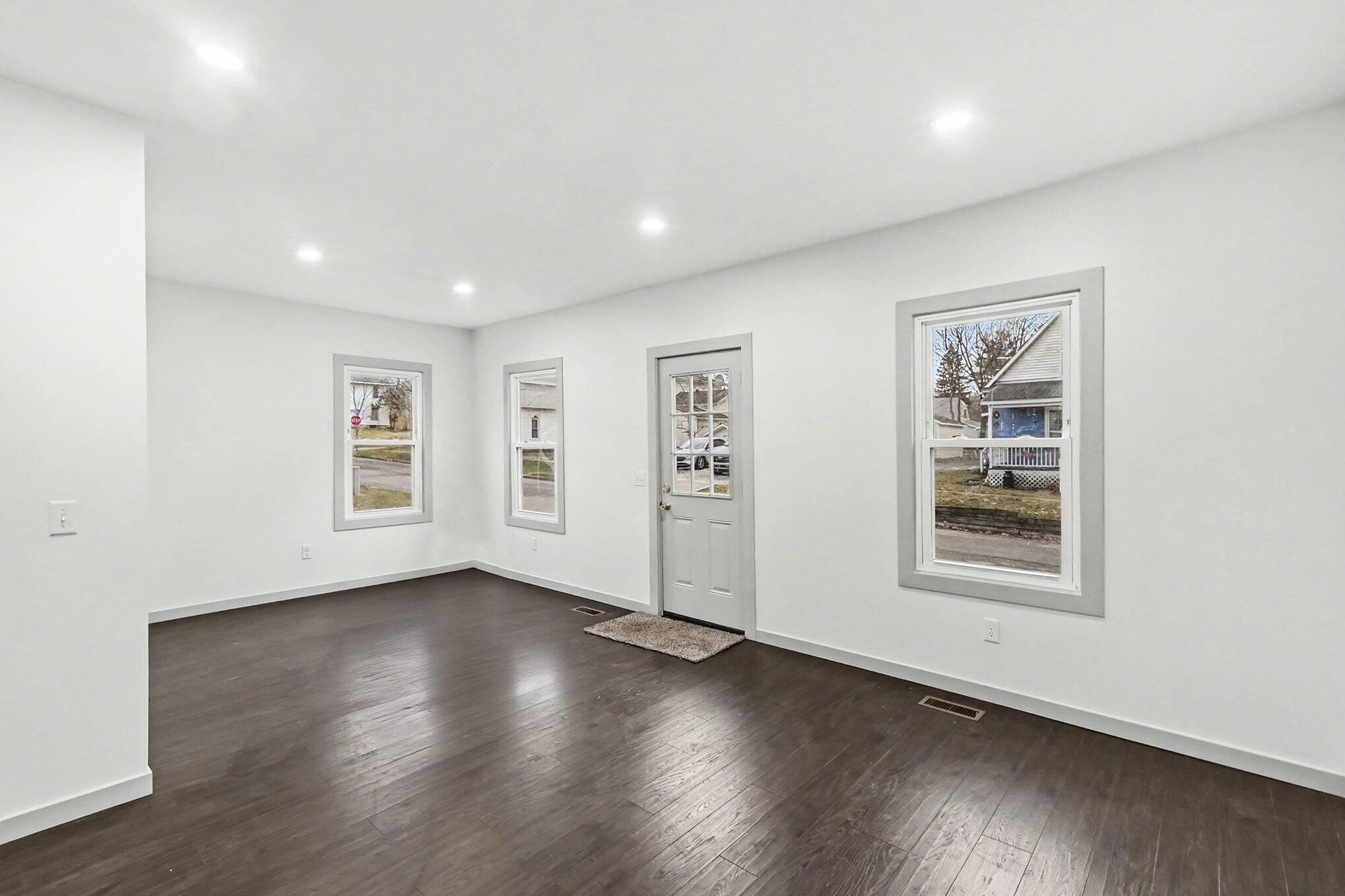 126 Riverside Drive Portland, MI 48875 - Photo 7 of 23 006_file_7948