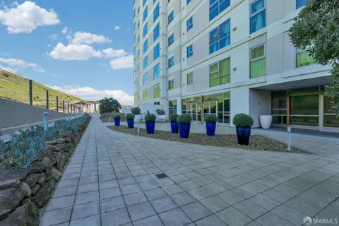 $925,000 | 1 Mandalay Place, Unit 910, South San Francisco, CA 94080