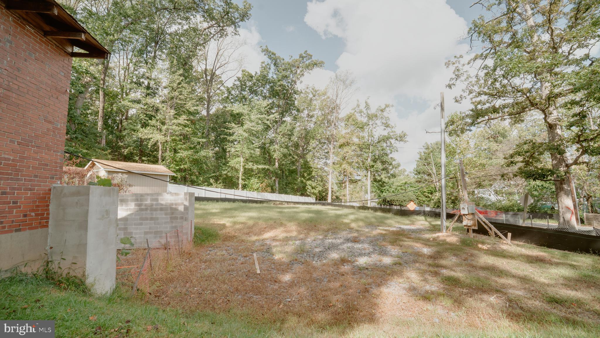 6649 Kerns Road Falls Church, VA 22042 - Photo 15 of 38 a view of a yard with trees
