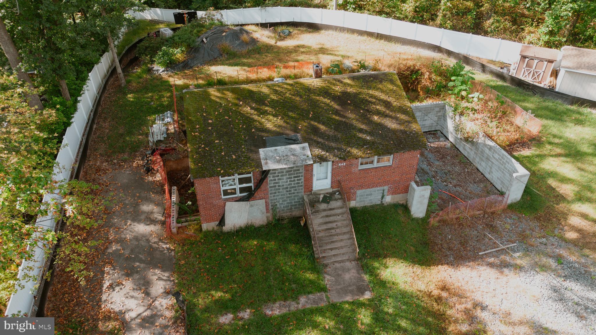 6649 Kerns Road Falls Church, VA 22042 - Photo 36 of 38 a view of a yard