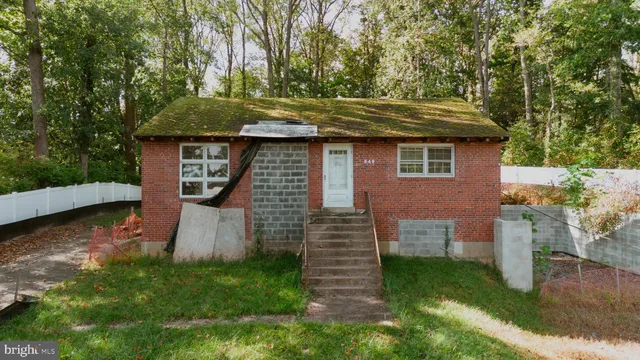 $695,000 | 6649 Kerns Road, Falls Church, VA 22042