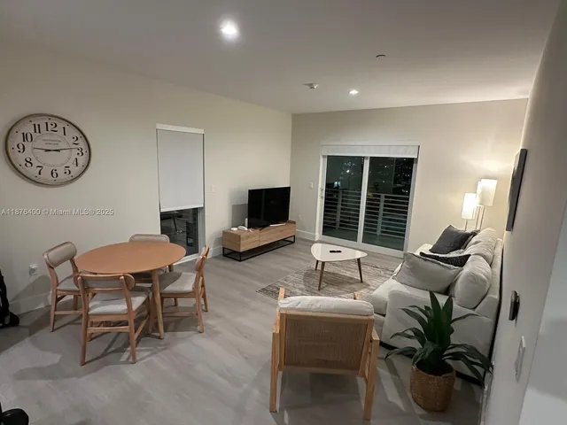 $3,300 | 1938 Jackson Street, Unit 502, Hollywood, FL 33020