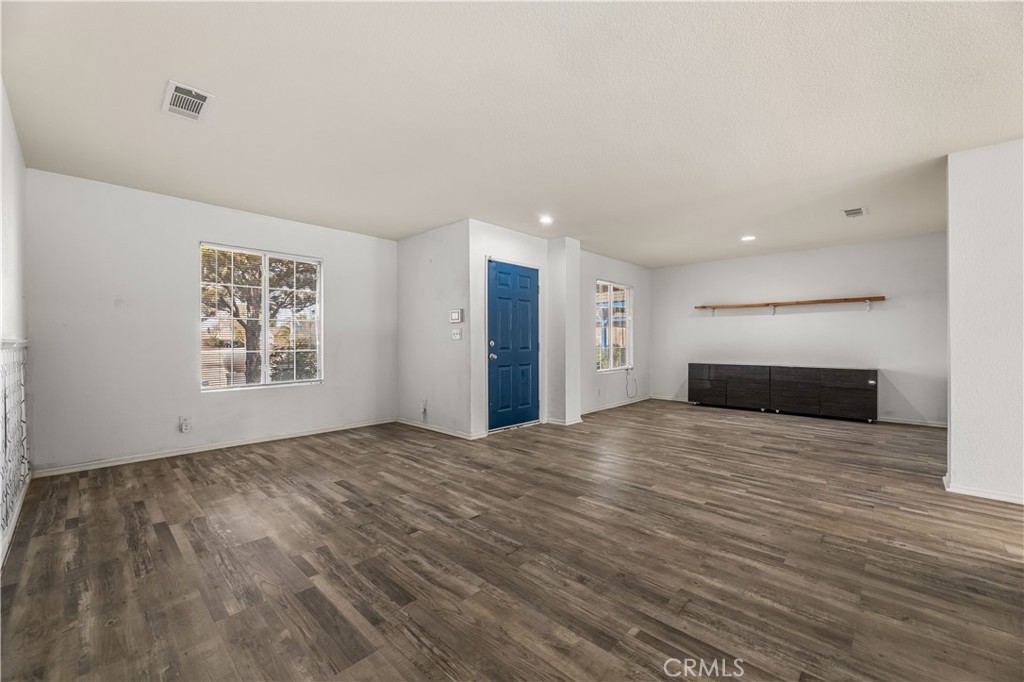 37608 Ribbon Street Palmdale, CA 93552 - Photo 3 of 25