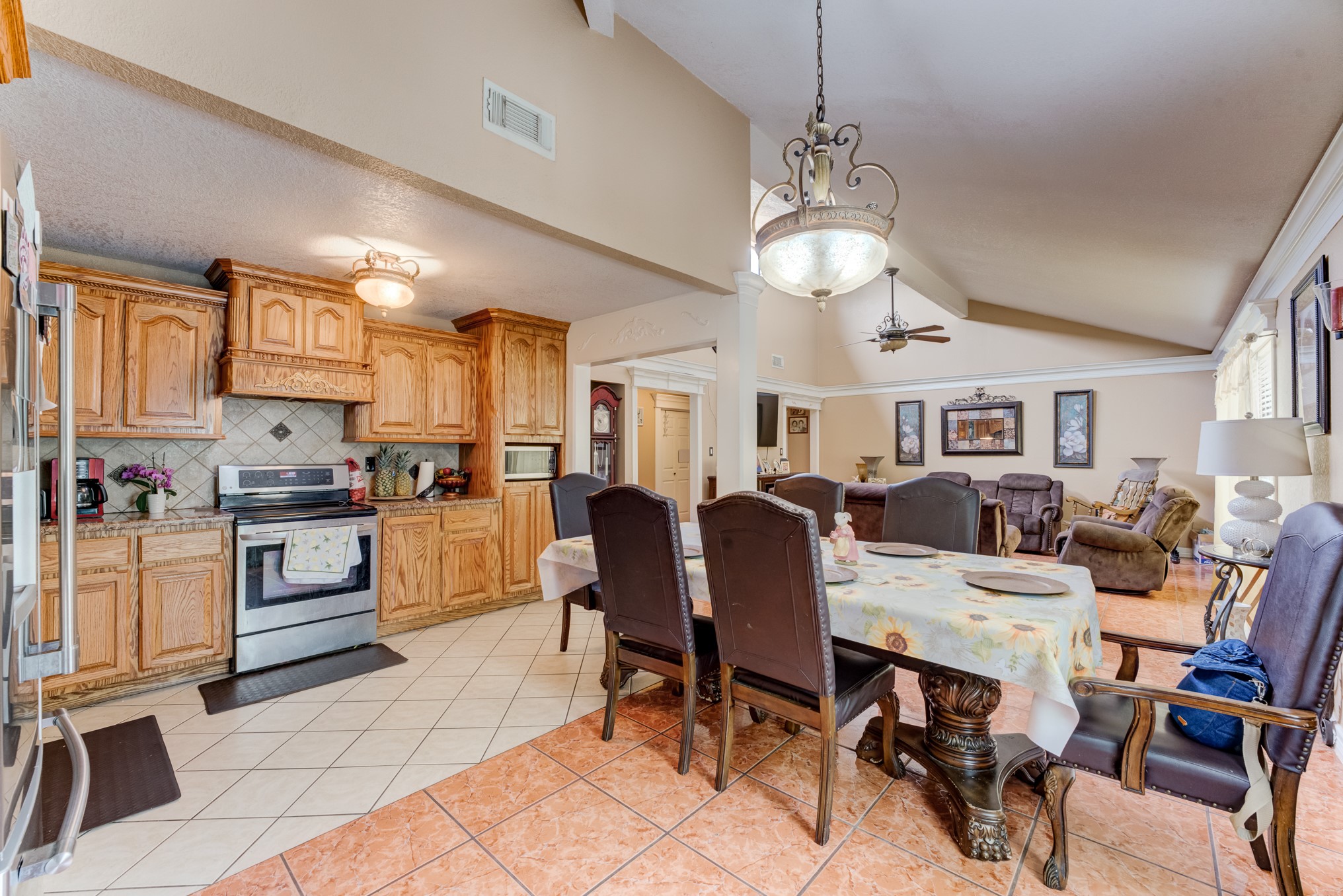 316 Hickman Lane Angleton, TX 77515 - Photo 14 of 48