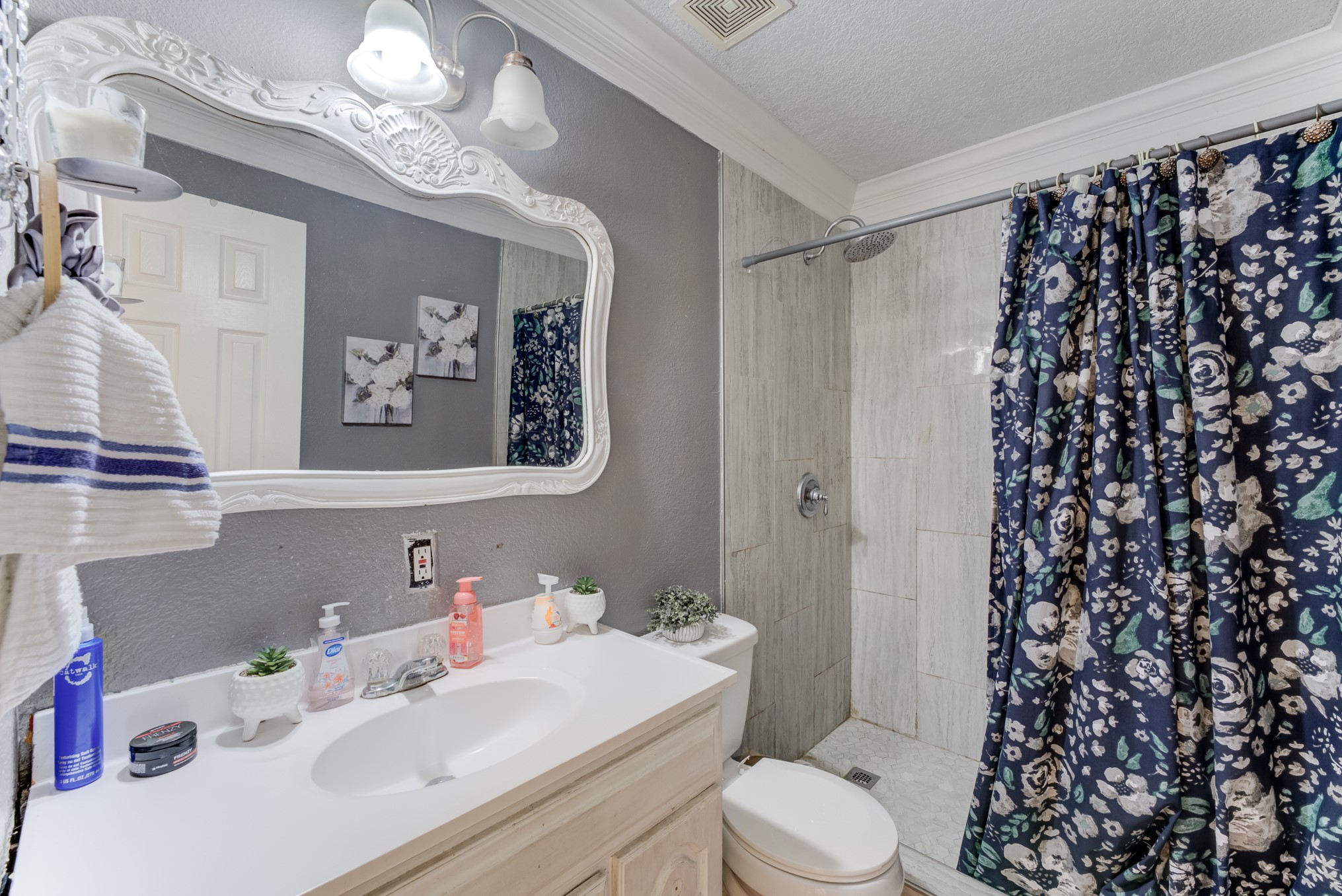 316 Hickman Lane Angleton, TX 77515 - Photo 30 of 48