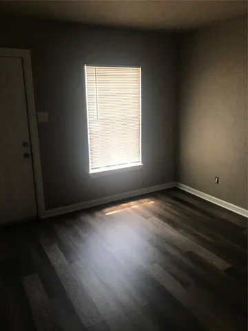 $900 | 1711-17 West 5th Street, Freeport, TX 77541