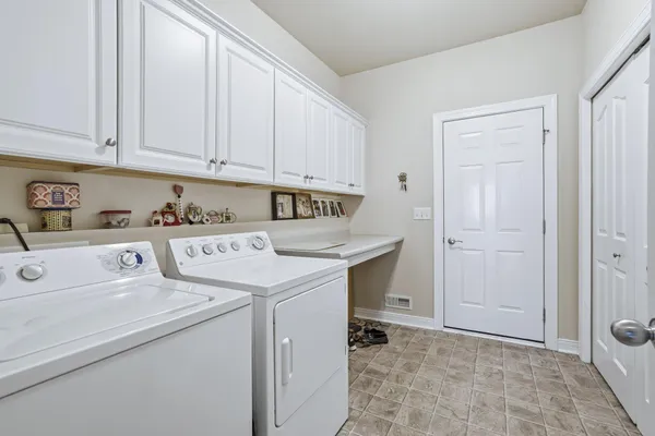 $550,000 | 14075 C.B.MacDonald Way, Vicksburg, MI 49097