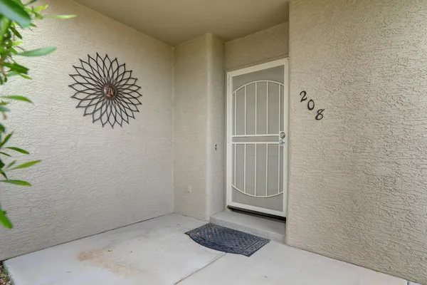 $4,500 | 13606 North Cambria Drive, Unit 208, Fountain Hills, AZ 85268