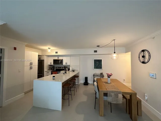 $2,700 | 2640 South University Drive, Unit 122, Davie, FL 33328