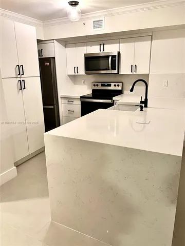 $2,700 | 2640 South University Drive, Unit 122, Davie, FL 33328