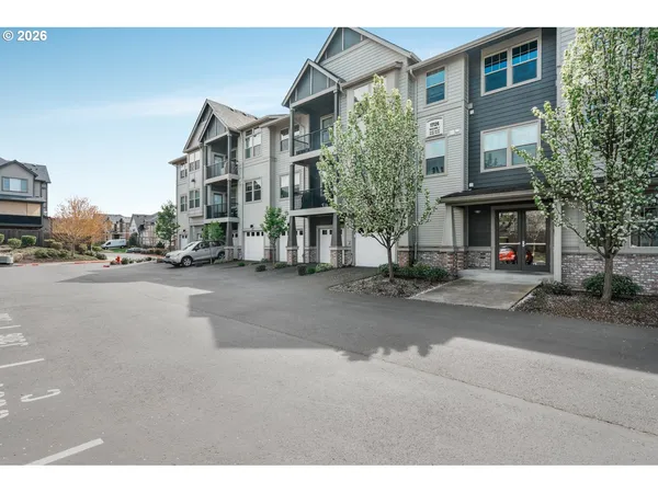 $300,000 | 17126 Southwest Snowdale Street, Unit 102, Beaverton, OR 97007