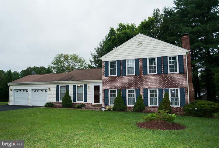 7112 Sydenstricker Road Springfield, VA 22152 - Photo 2 of 30 Exterior (Front)