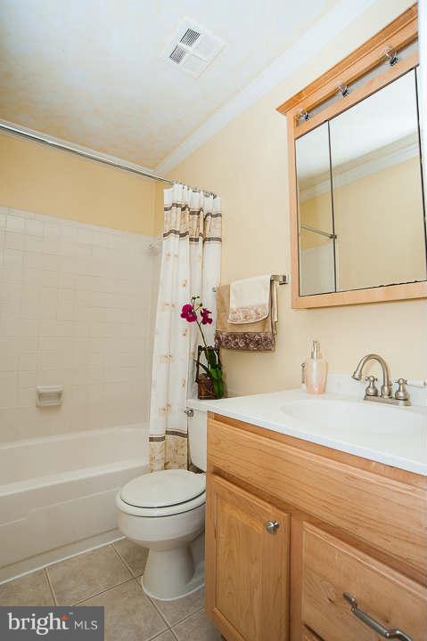 7112 Sydenstricker Road Springfield, VA 22152 - Photo 28 of 30 Bath