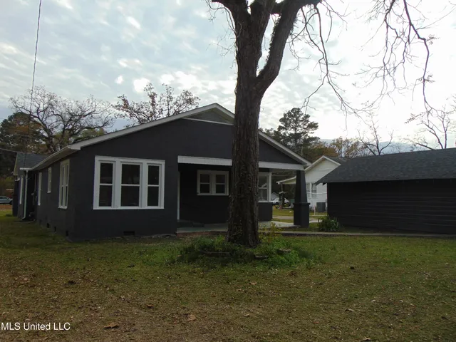 $214,900 | 805 Lee Avenue, Crystal Springs, MS 39059