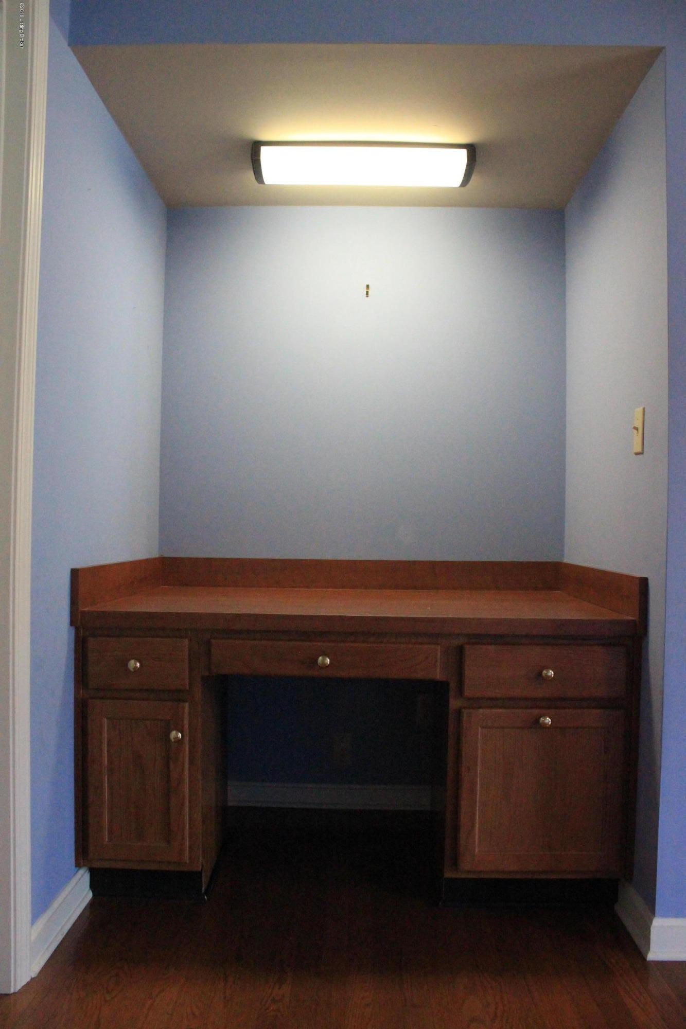 1902 McCoun Road Smithfield, KY 40068 - Photo 22 of 41 Master Desk