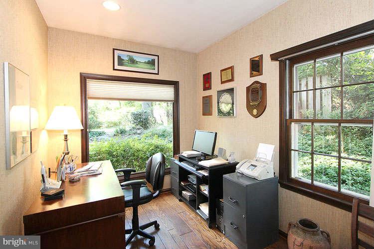 7908 Greentree Road Bethesda, MD 20817 - Photo 13 of 28 Interior (General)