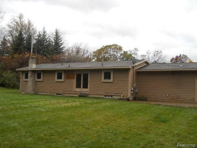 5815 Ludwig Road Oxford, MI 48371 - Photo 2 of 13 10-15 011