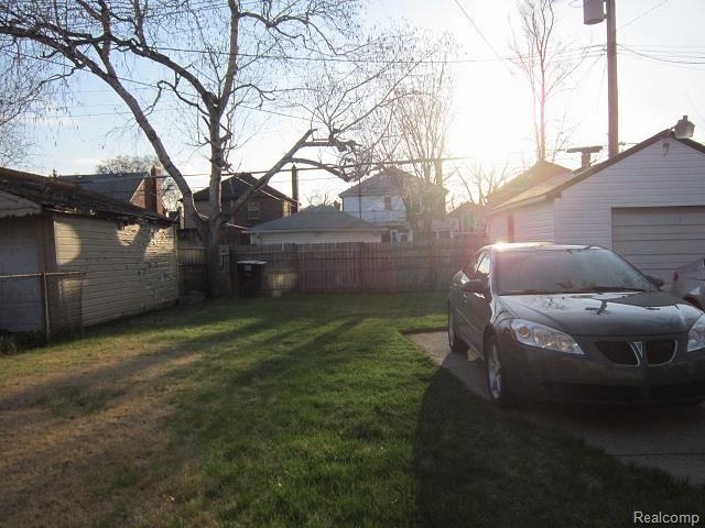 16207 Whitcomb Detroit, MI 48235 - Photo 6 of 20 6.jpg