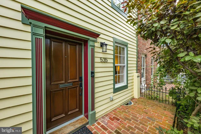 $1,875,000 | 535 6th Street Southeast, Washington, DC 20003