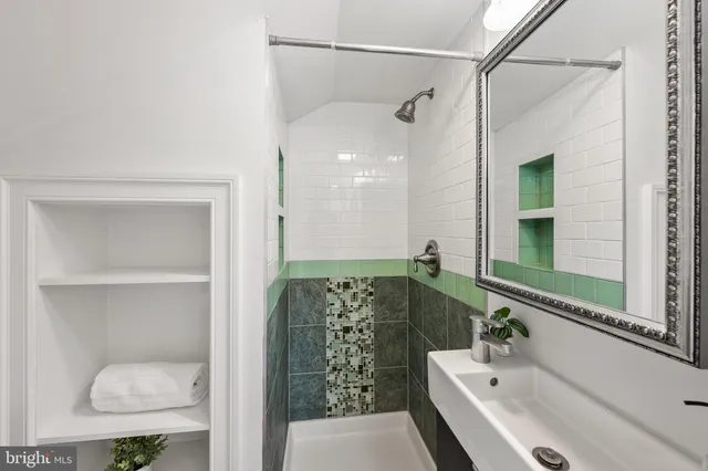 $1,875,000 | 535 6th Street Southeast, Washington, DC 20003