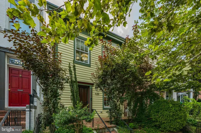 a view of entryway door