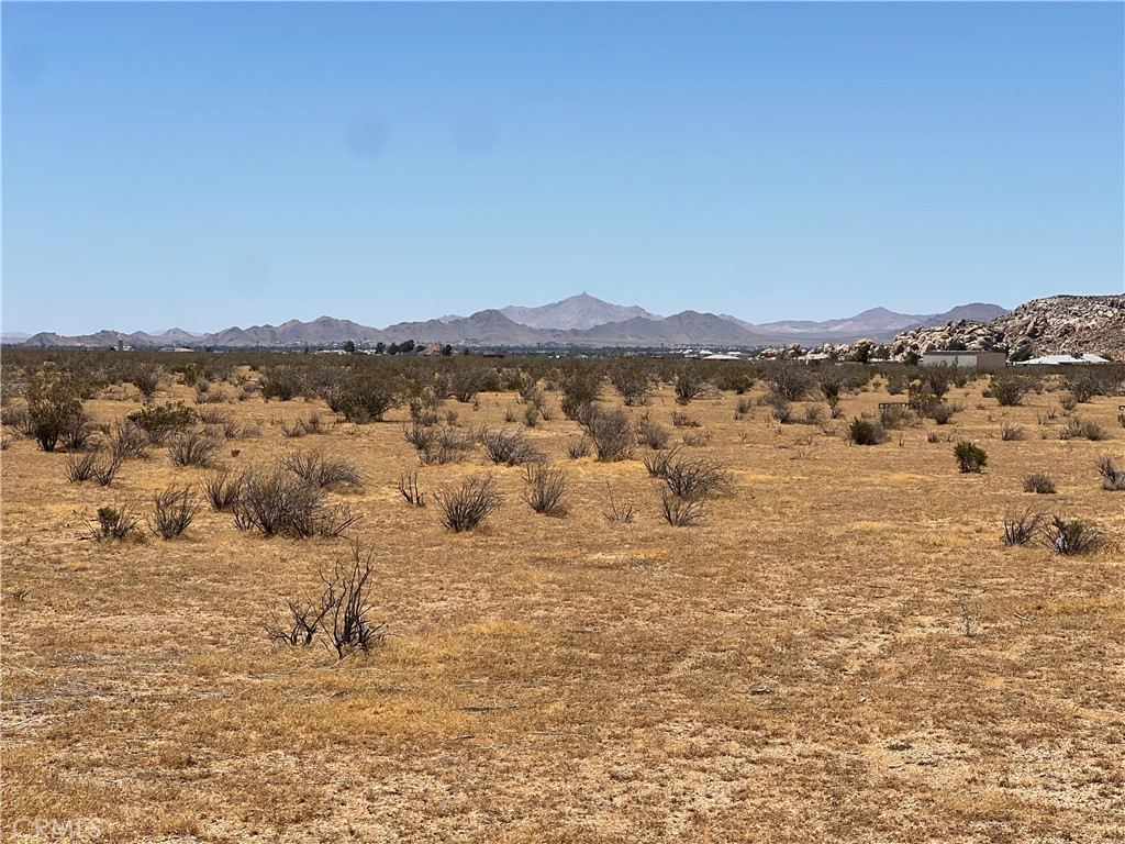 5 Del Oro Road Apple Valley, CA 92308 - Photo 1 of 7