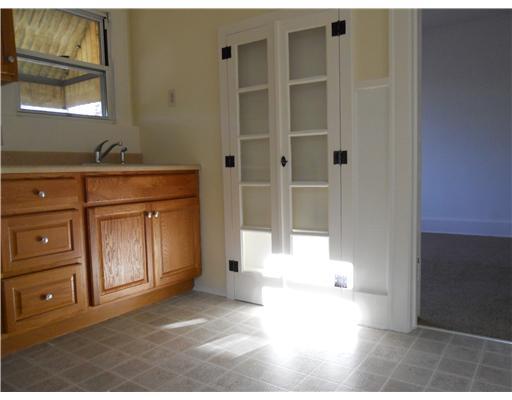 4065 Brandon Road Brighton Heights, PA 15212 - Photo 6 of 14 Kitchen.