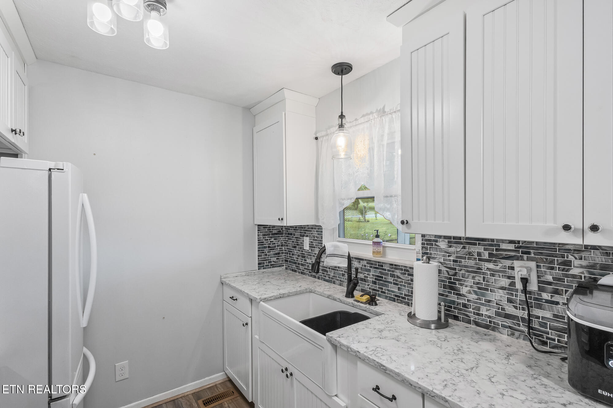 675 Pinhook Road Calhoun, TN 37309 - Photo 10 of 41 675 Pinhook Rd-13