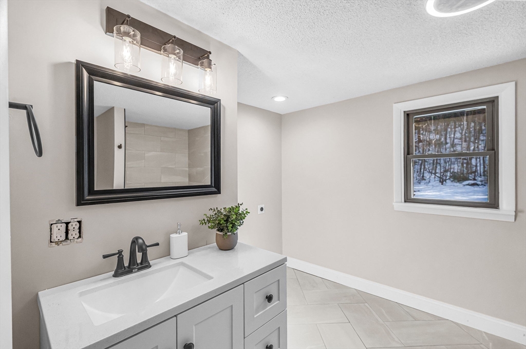 1368 Granville Road Westfield, MA 01085 - Photo 23 of 41