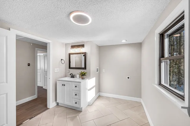 $499,999 | 1368 Granville Road, Westfield, MA 01085