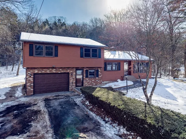 $499,999 | 1368 Granville Road, Westfield, MA 01085