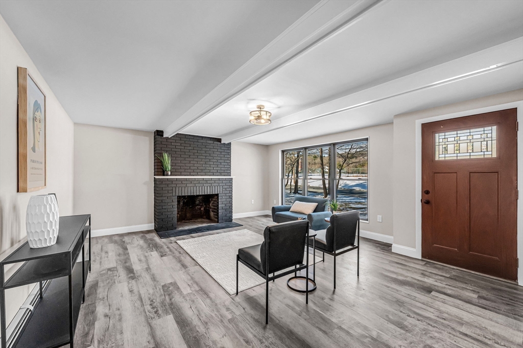 1368 Granville Road Westfield, MA 01085 - Photo 5 of 41