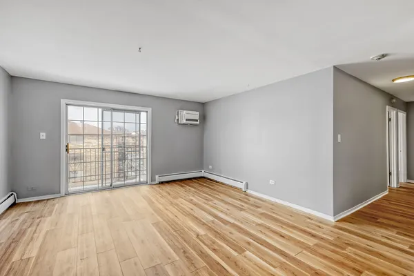 $209,000 | 147 West Elk Trail, Unit 345, Carol Stream, IL 60188