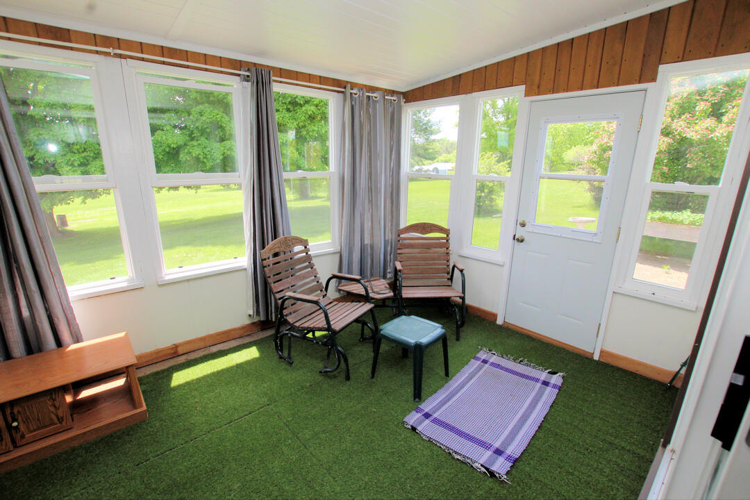 9500 West Baseline Road Hesperia, MI 49421 - Photo 8 of 21 IMG_0572